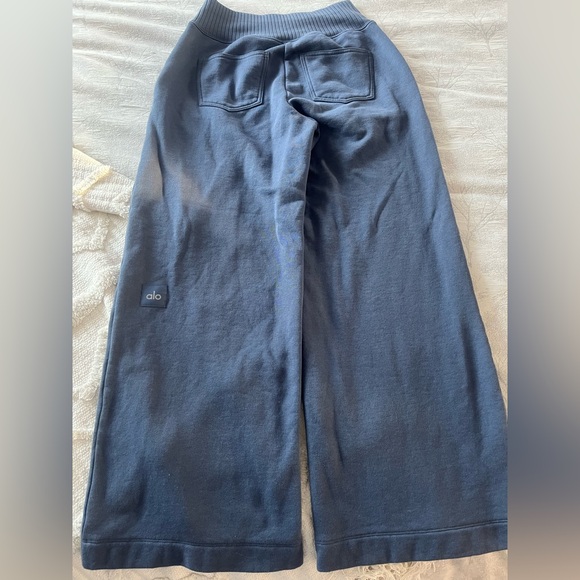ALO Yoga Slate Wide-Leg Pants - Picture 5 of 8
